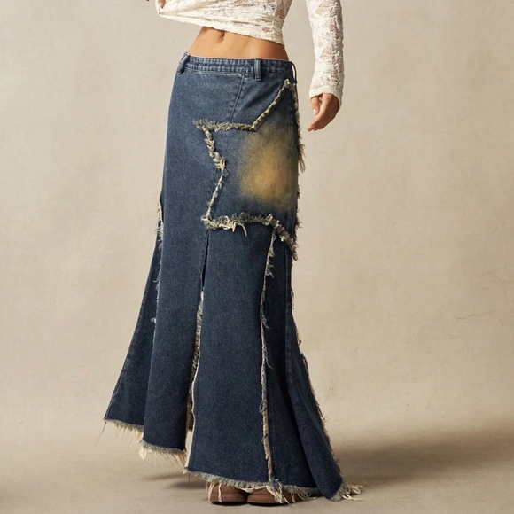 Western Dark Wash Star patch Frayed Split Hem Maxi Skirt - Picture 5 of 7